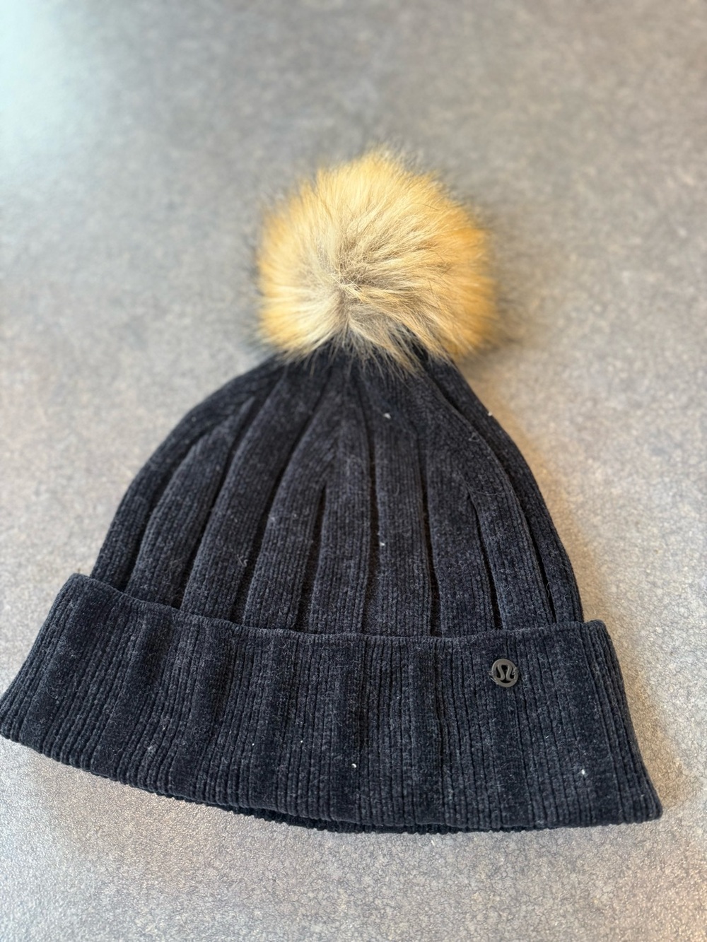 lululemon athletica women’s Black Beanie with Tan Faux Fur Pom